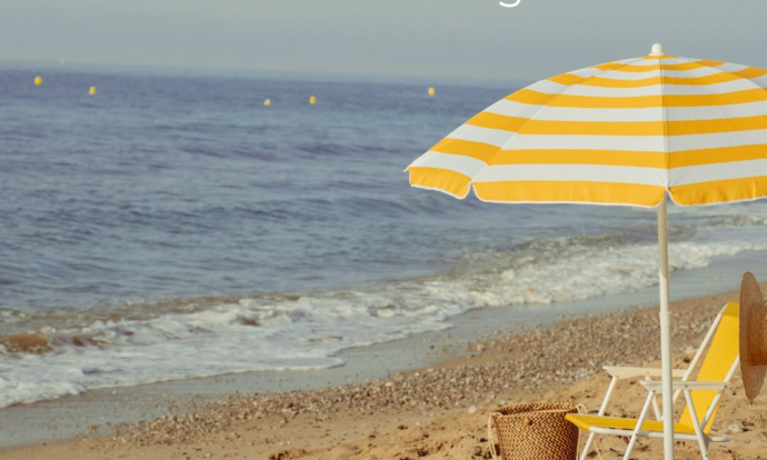 Il Ferragosto perfetto? Un libro in mano, il rumore del mare e zero pensieri
 
...