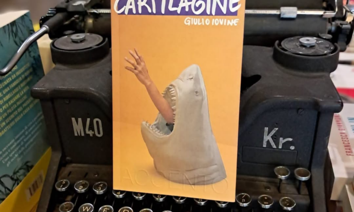 Le atmosfere pop, ruggenti e surreali di "Cartilagine" hanno conquistato la nost...