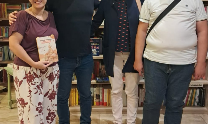 Il giorno dopo c’è sempre quel silenzio speciale in libreria , ma se tendiamo l’...